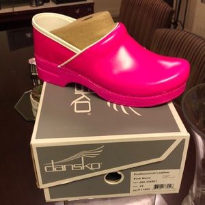 Dansko Professional Neon Pink -42